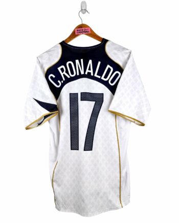 maillot vintage extérieur Portugal 2004 floqué C. Ronaldo #17