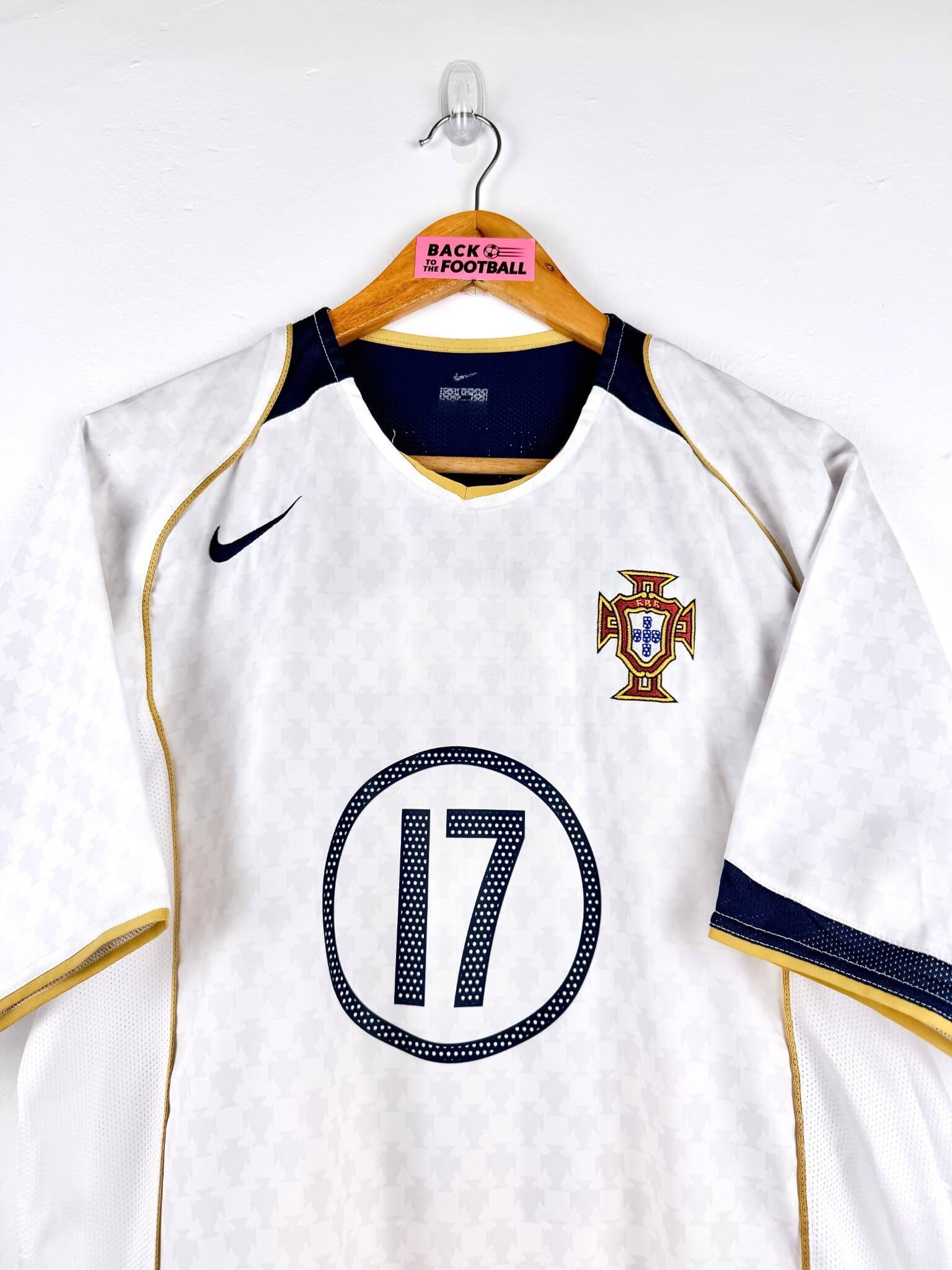 maillot vintage extérieur Portugal 2004 floqué C. Ronaldo #17