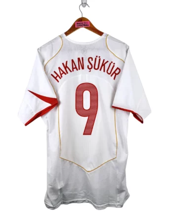 maillot vintage extérieur Turquie 2004 floqué Hakan Sükür #9